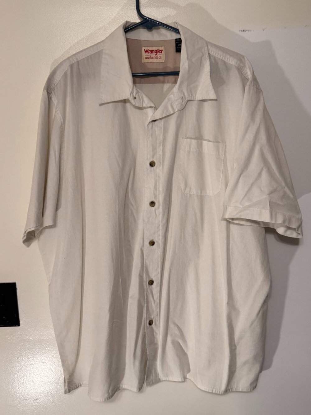 Wrangler Authentics shirt 2XL button down short sleeve white. Very nice
